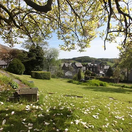 Brow Close بيت للعطل